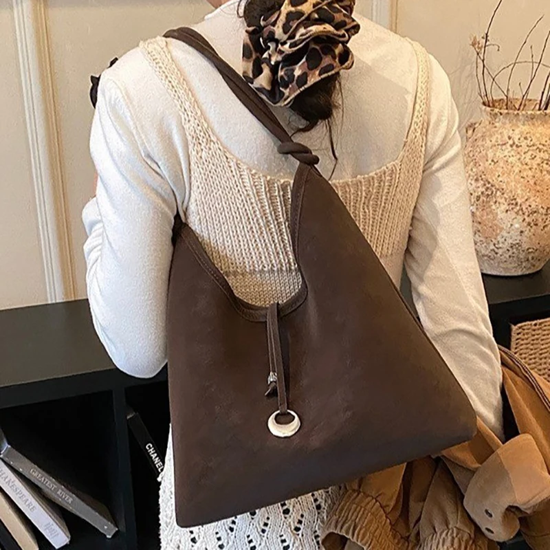 

Элегантная замшевая сумка через плечо в стиле ретро, новинка 2026, женская большая сумка на одно плечо, универсальная пригородная сумка для всех повседневных мероприятий