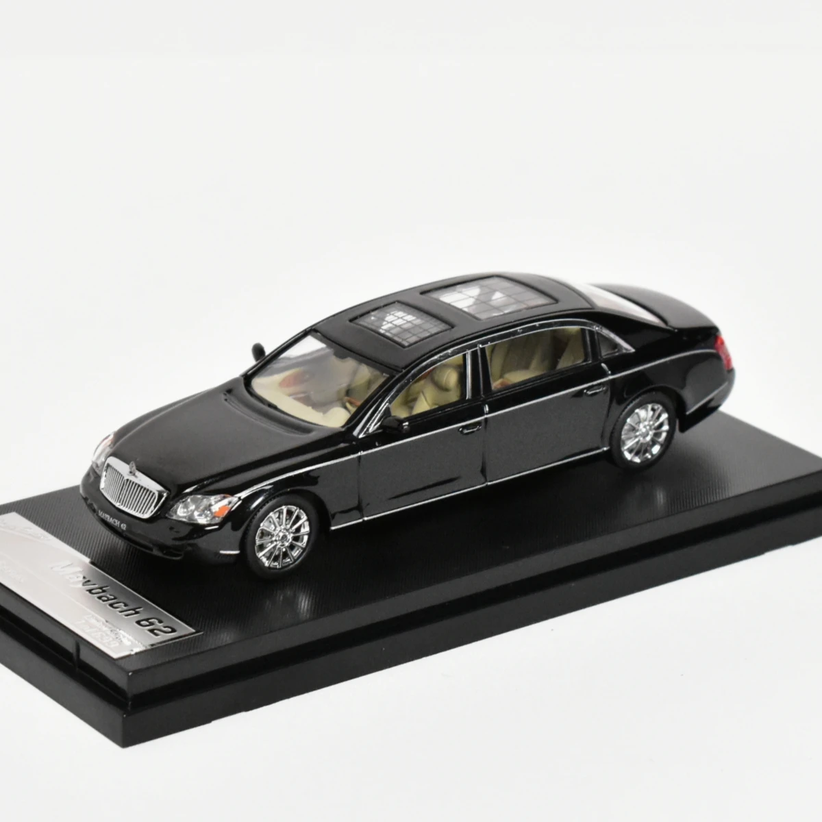 

Stance Hunters SH 1:64 Maybach 62S Car Model