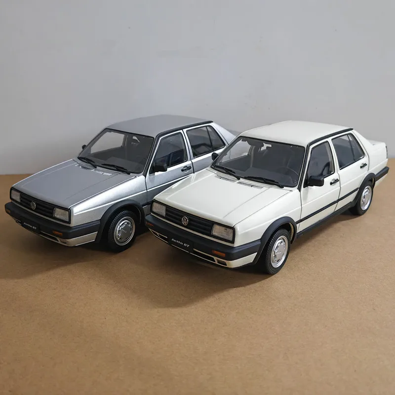 1:18 VW Jetta GT MK2 Alloy Car Model Diecasts Metal Classic Retro Vehicles Car Model Simulation Collection Kids Gifts Decoration