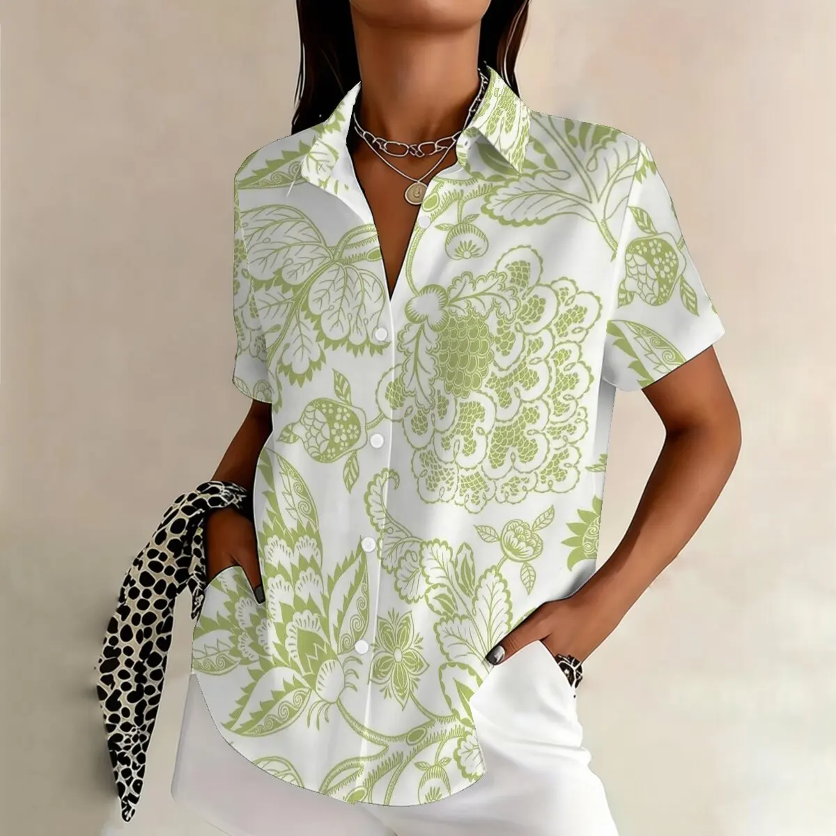 

Plus-size women's floral print short-sleeved shirt, loose fit, slimming, versatile top for vacations and outings