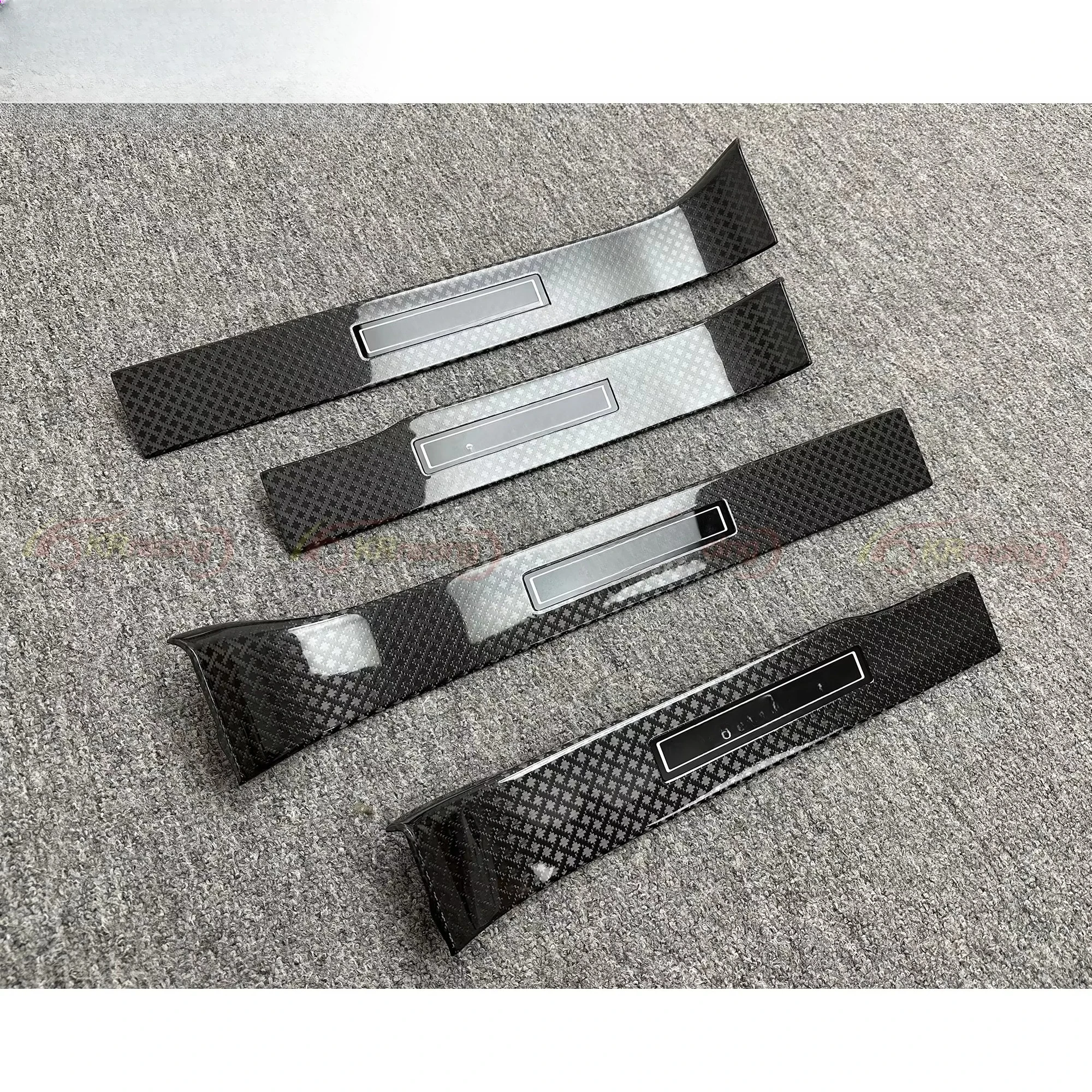 High Quality Dry Carbon Fiber Door Sills for Cullinan Car Parts Interiors