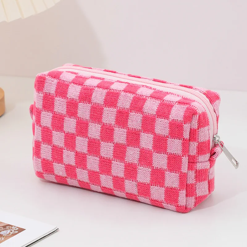 Autumn and Winter Hot New Knitted Wool Checkerboard Cosmetic Bag Portable Travel Toiletry Bag Large Capacity Cosmetics Bag