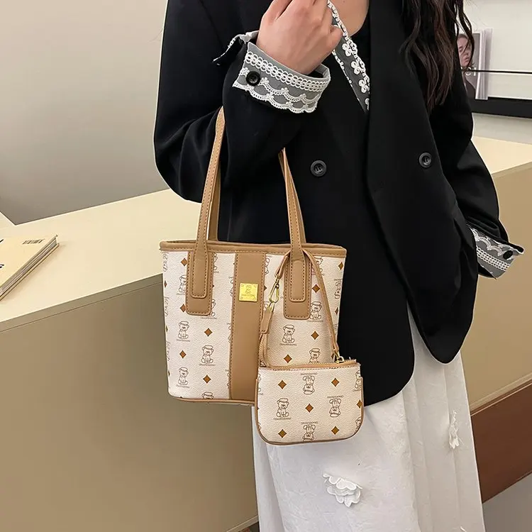 

2025 Autumn 210 New Popular Fashion Simple Shoulder Messenger Bag Korean Cute Handbag Casual Underarm Bag