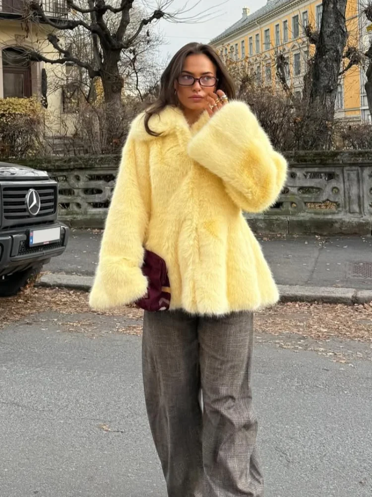 Mode Revers Faux Pelzmantel Frauen Chic Plüsch Lange Ärmeln Taille Cinched Schlanke Warme Jacke 2026 Winter Täglichen Pendeln Straße tragen