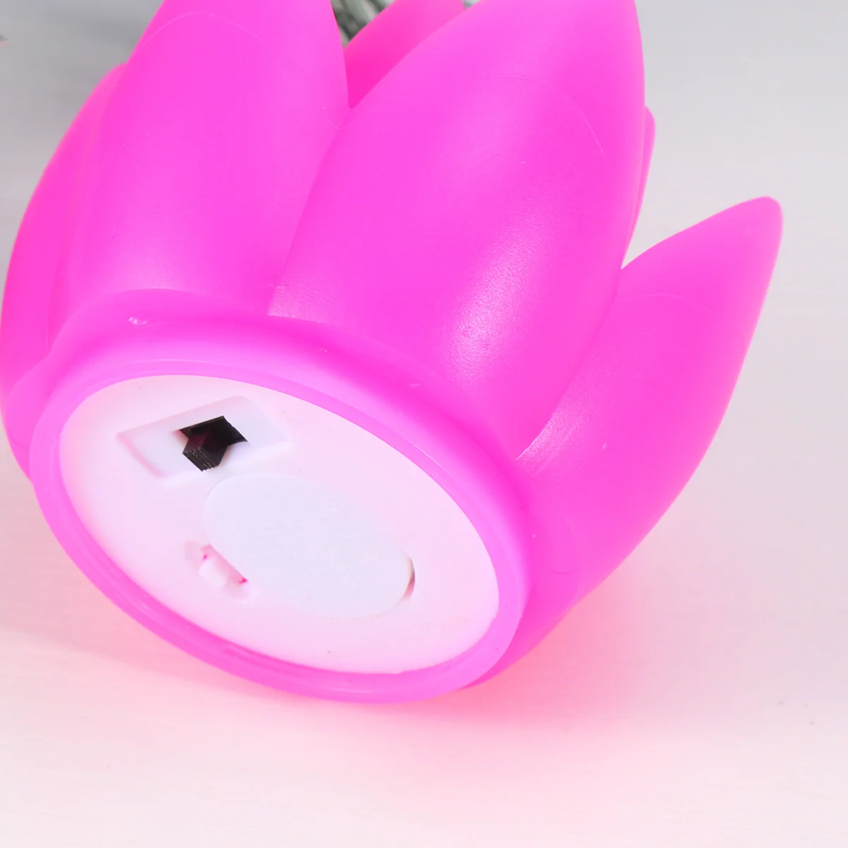 

Realistic Lotus LED Simulation Flameless Purple Decorative Light Operated Safe Durable