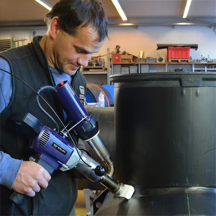 Low cost automatic portable hot melt geomembrane welding machine for liner