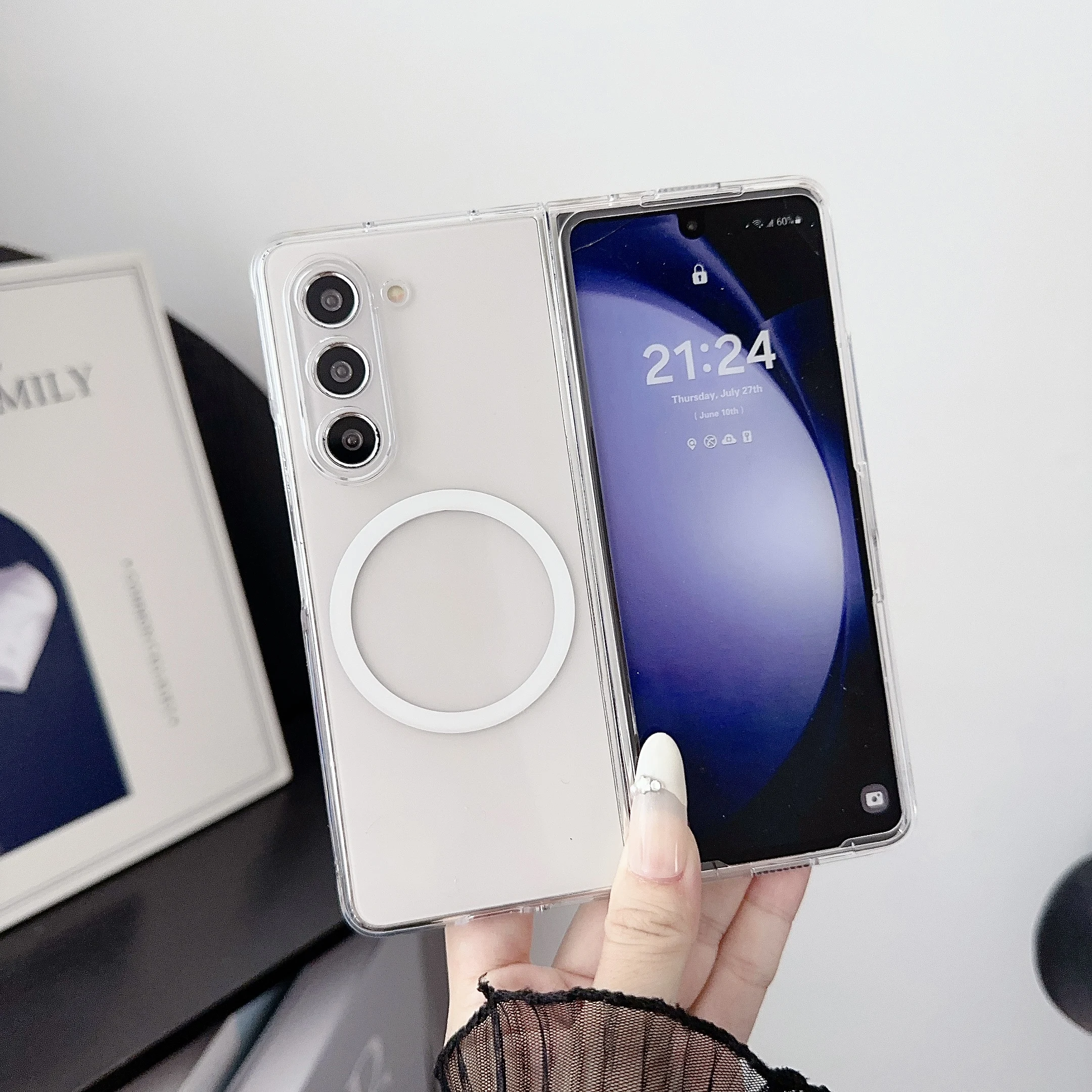 Magnetische Kabellose Ladehülle Transparent für Samsung Galaxy Z Fold 8 Ultra 7 6 5 4 3 Fold6 Fold5 mit Scharnierschutz – Detail 2