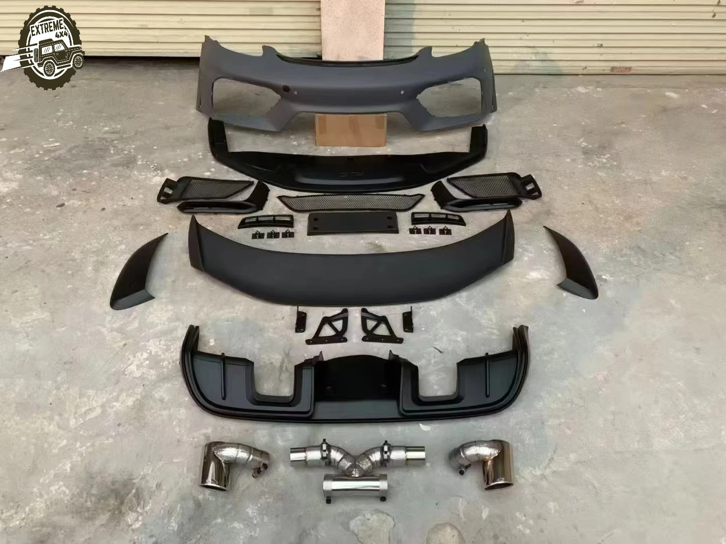 

For New 718 Cayman Boxster 2016 GT4 Bumper Body Kit with Exhaust