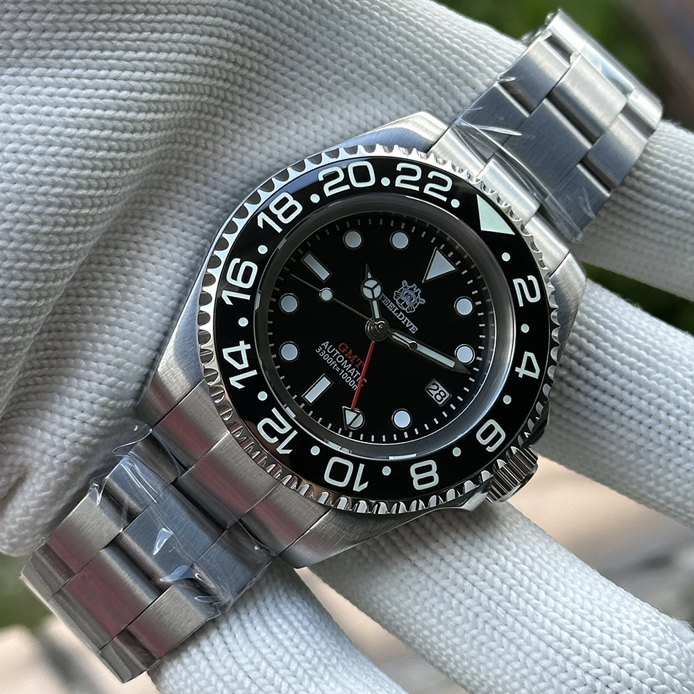 STEELDIVE SD1964GMT Nieuw horloge 2025, zwarte wijzerplaat, vier wijzers, keramische bezel, lichtgevend saffierglas, automatische herenduikhorloges