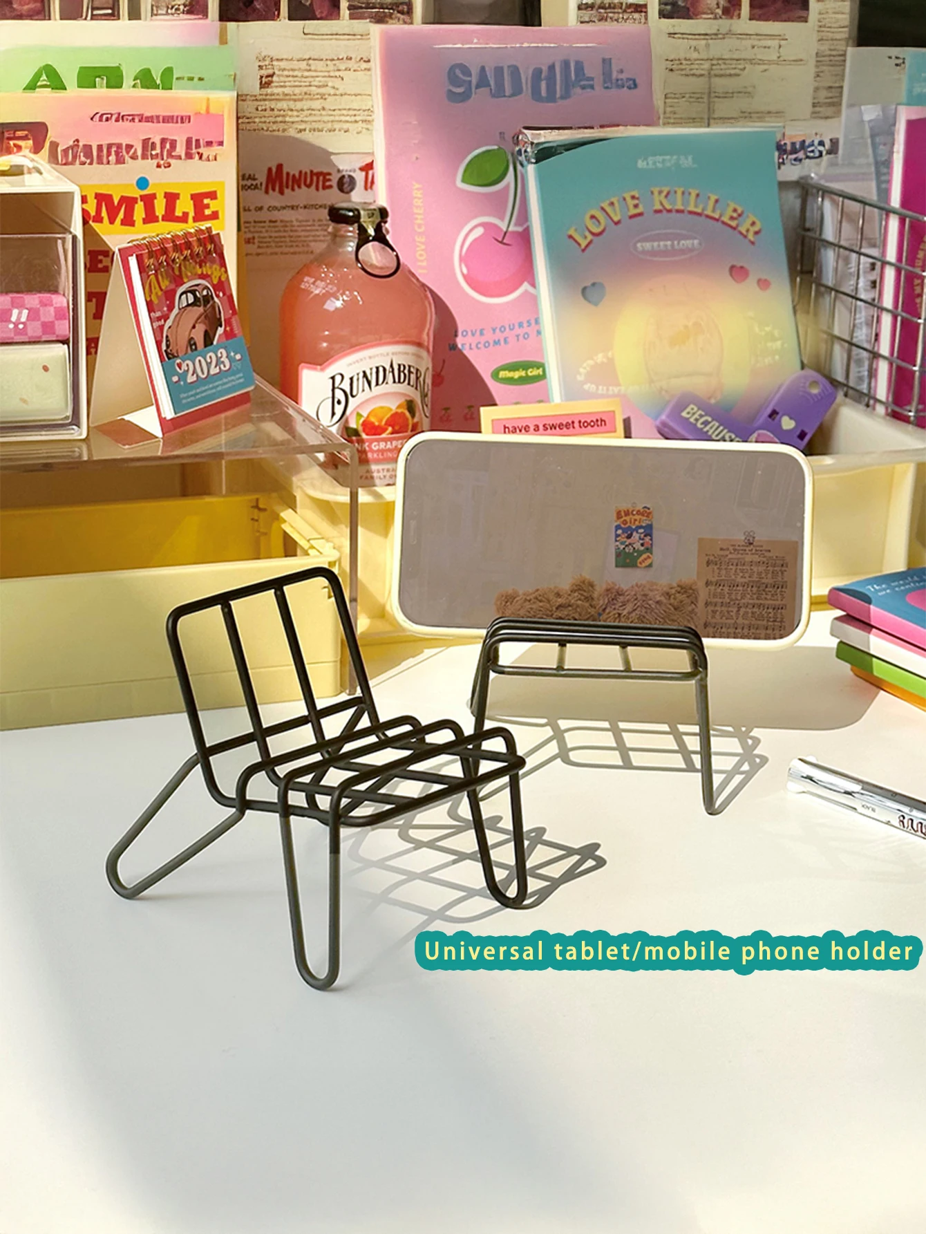 Suporte de telefone em forma de cadeira portátil Suporte confortável Suporte de telefone de metal para organizadores de mesa