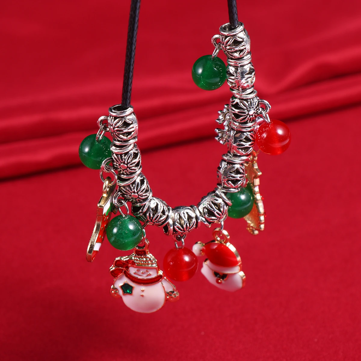 

Santa Claus Necklace Festive Clavicle Chain Christmas Hanging Colorful Torque Party Agate Beads DIY Pendant