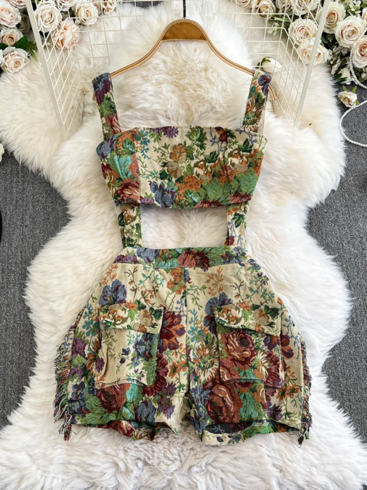 

Women's Slim Fit Tank Top And Wide Leg Pants Ensemble with Double kets And Tassel Trim for Summer High Waist Design