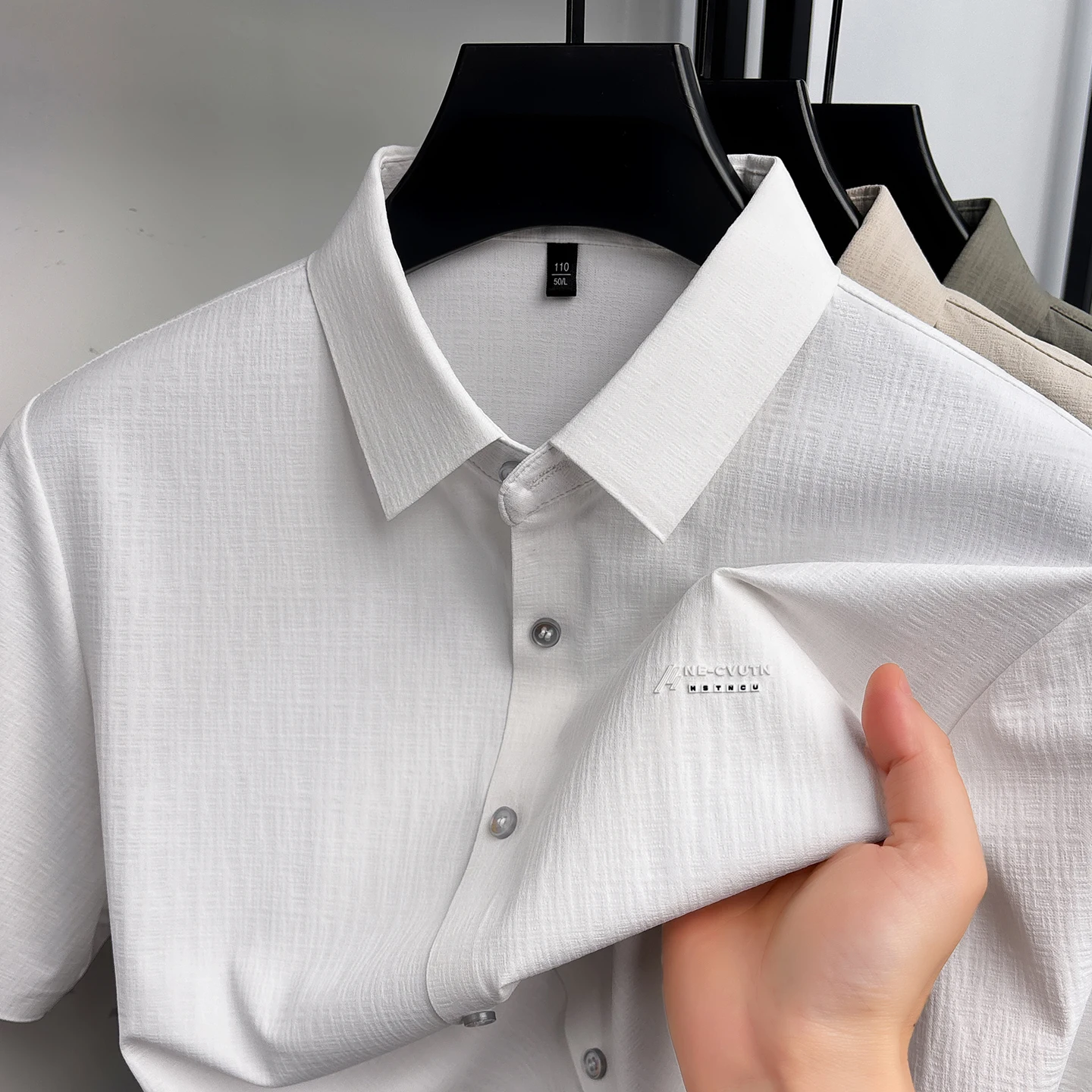 

Fashionable summer new ice sensation flip collar casual shirt short sleeved men's versatile simple breathable trendy style