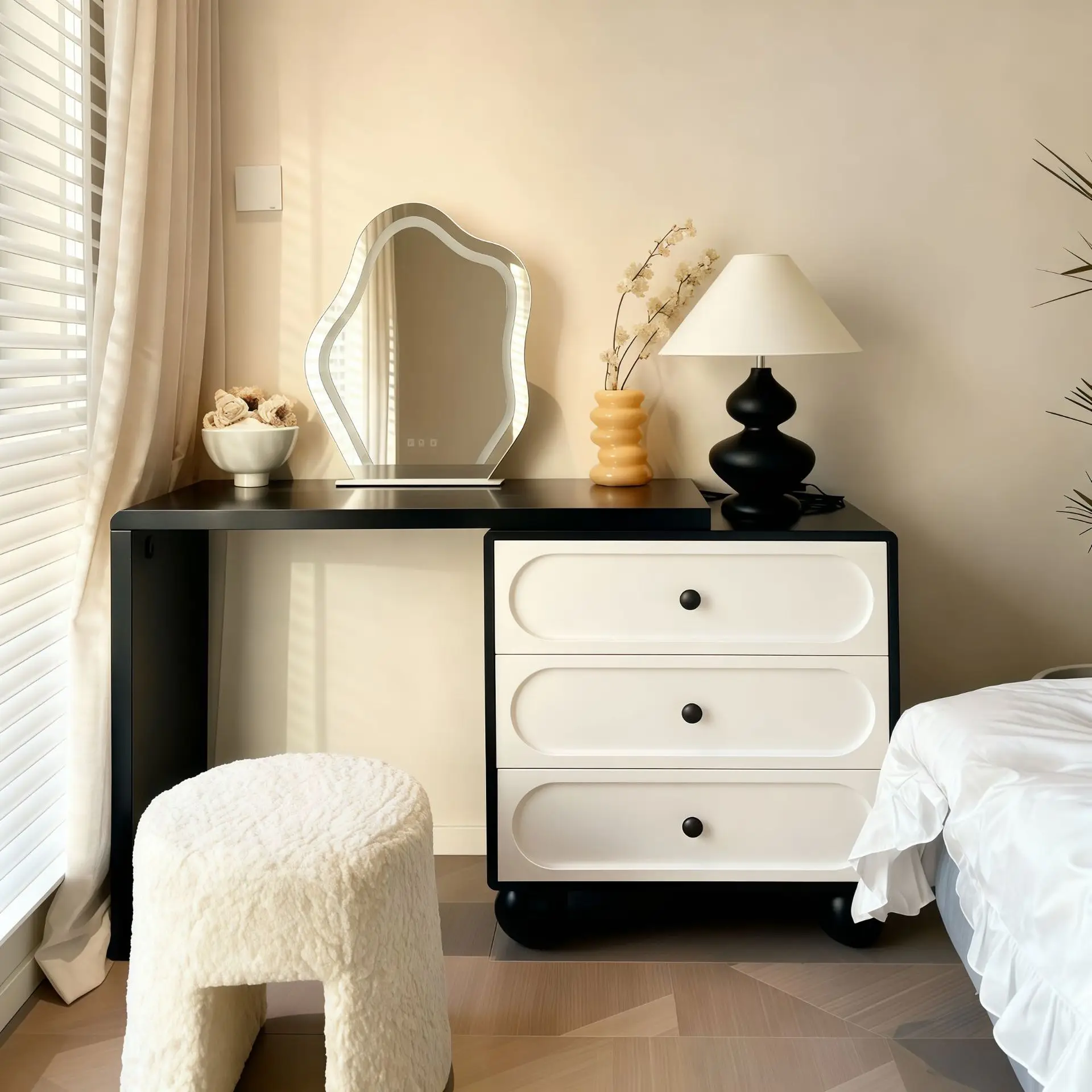 

Retractable dressing table Integrated corner desk Retractable multifunctional bedroom makeup table