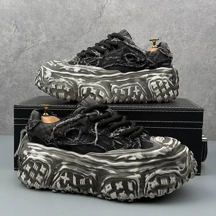 الرجال 2025 الربيع/الصيف جديد عصري الرجعية العصرية الإطارات أسفل عادية سميكة القاع الارتفاع رفع زوجين أحذية رياضية