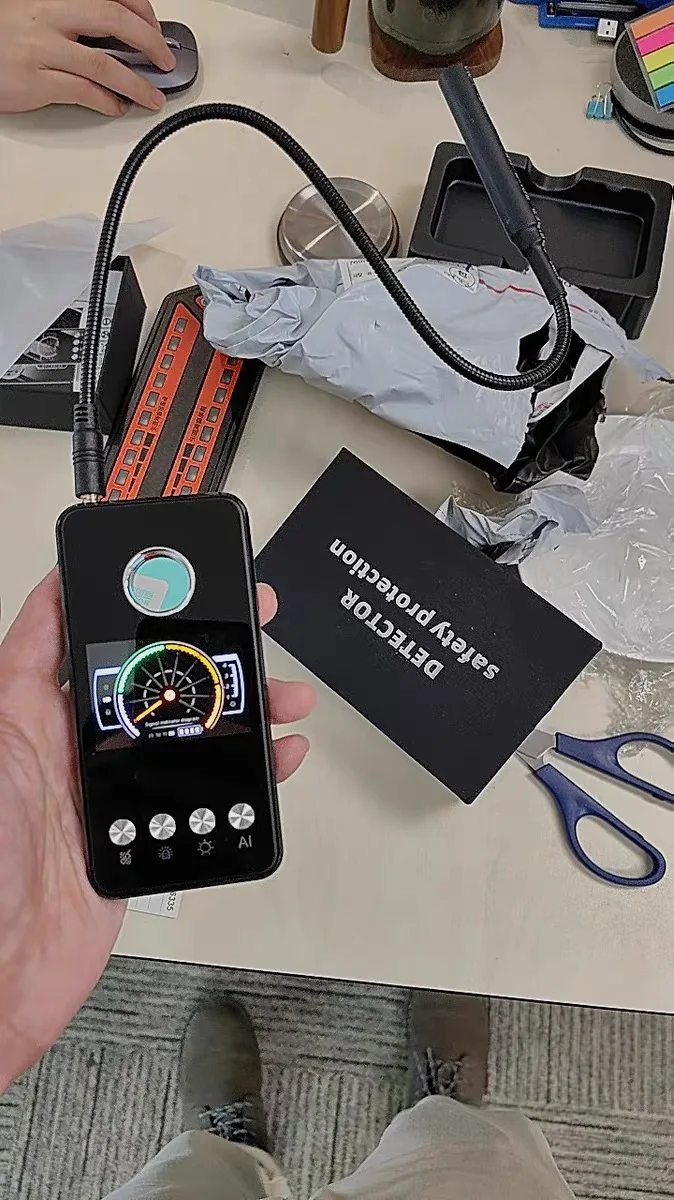 Anti Spy gadgets Laser Detector,1MHz-8.0GHz RF Signal Infrared Scanner for GPS Tracker/Hidden Camera/Wiretapping Device Killing