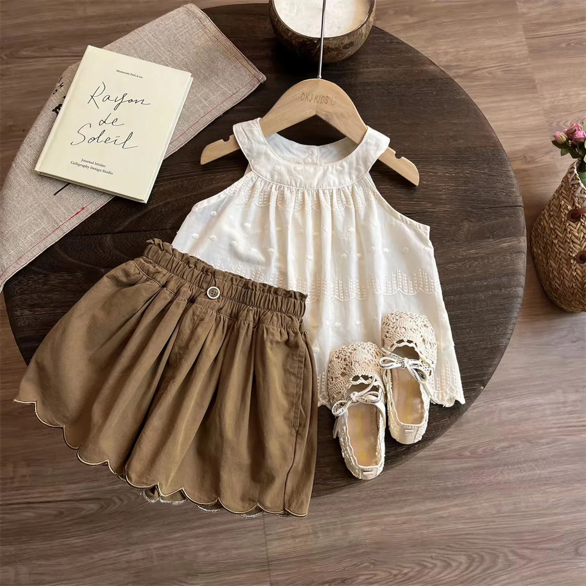 Girls Summer Suit 2026 New Foreign Style Baby Girl Hollow Neck Vest Children Wavy Edge Shorts Two-piece Set