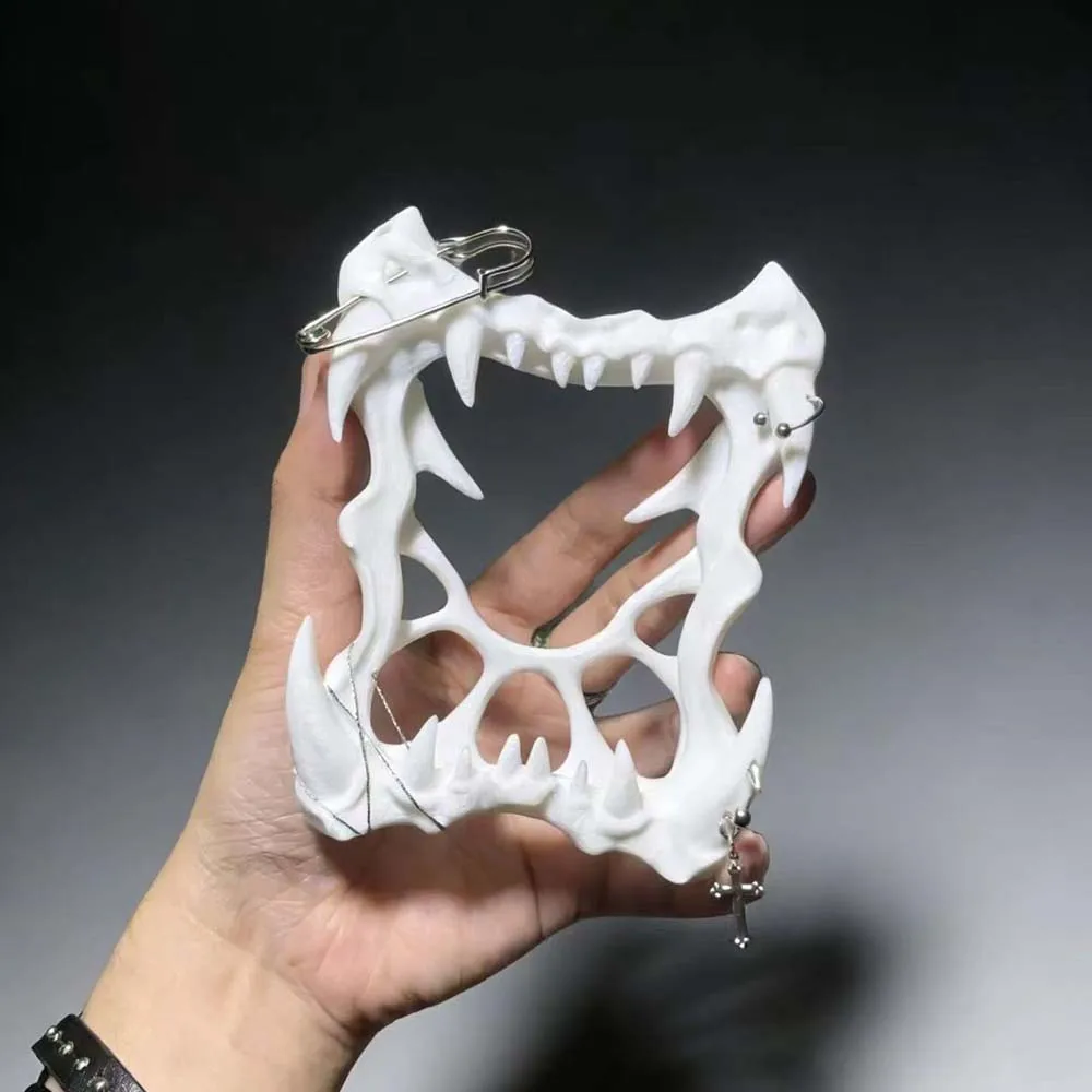 Photo Frame Goth Fanged Skull 3 Inch Photocard Holder 3D Print Kpop Photo Frame Keychain Idol Photo Display Case Gift for Friend