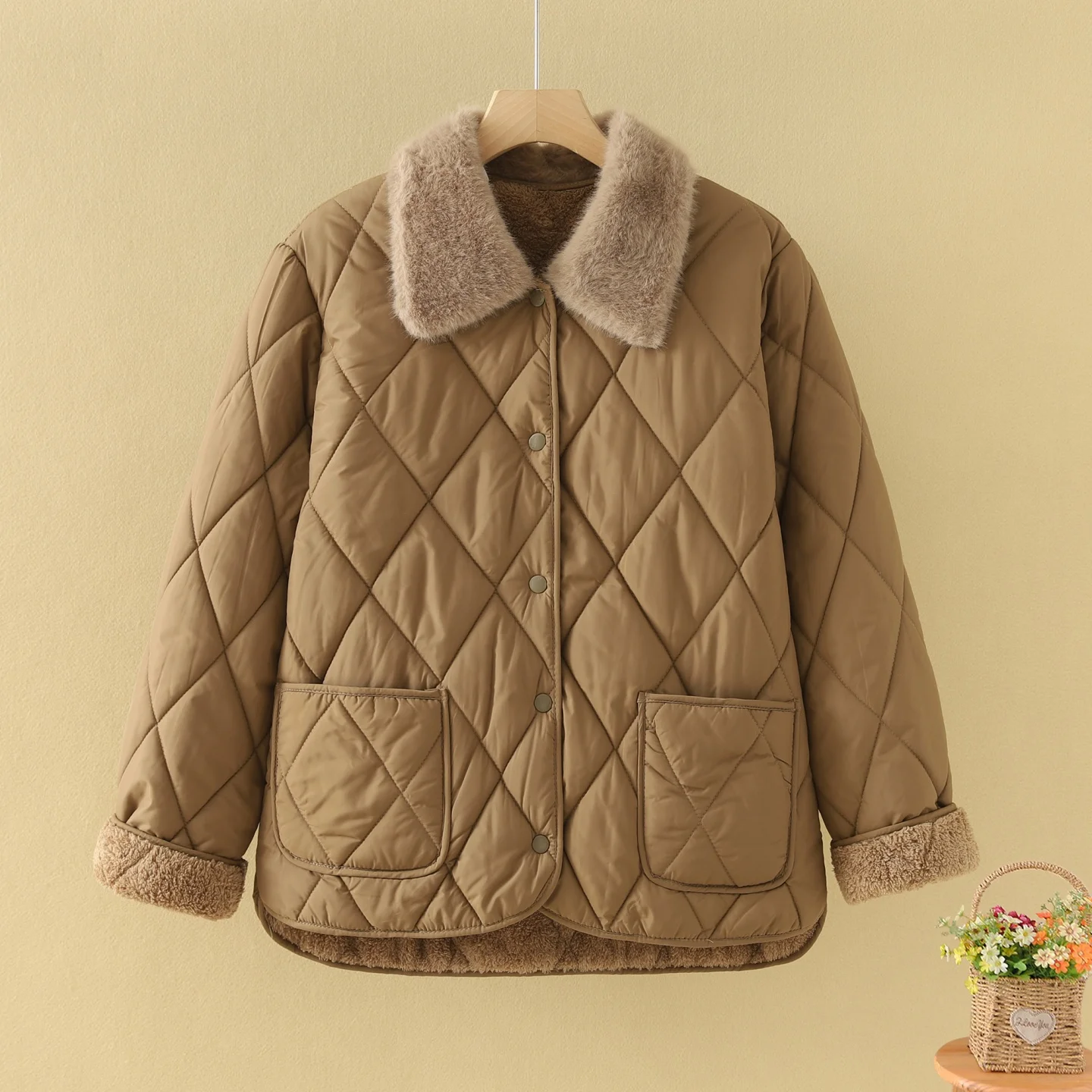 Thickened Fleece Short Cotton Jacket for Middle-Aged Women Winter Warm Stand Collar Coat with Fur Collar 2025 Style