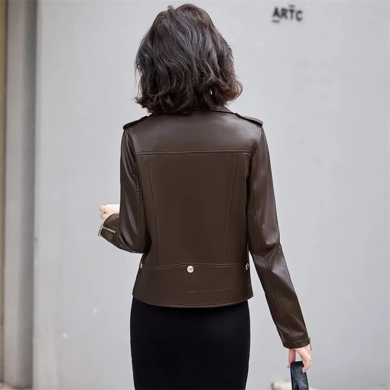 عالية الجودة بولي معطف معطف معطف جلد المرأة ربيع الخريف جديد قصير أبلى موضة السيدات معطف دراجة نارية دعوى سترة جلدية الأغنام