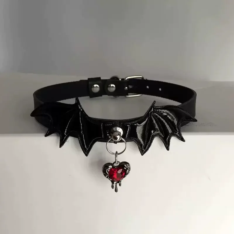 Goth Y2K-Cadena con colgante de corazón rojo oscuro, Gargantilla de cuero negro, Collar para mujer y hombre, accesorios Punk Grunge EMO para Halloween