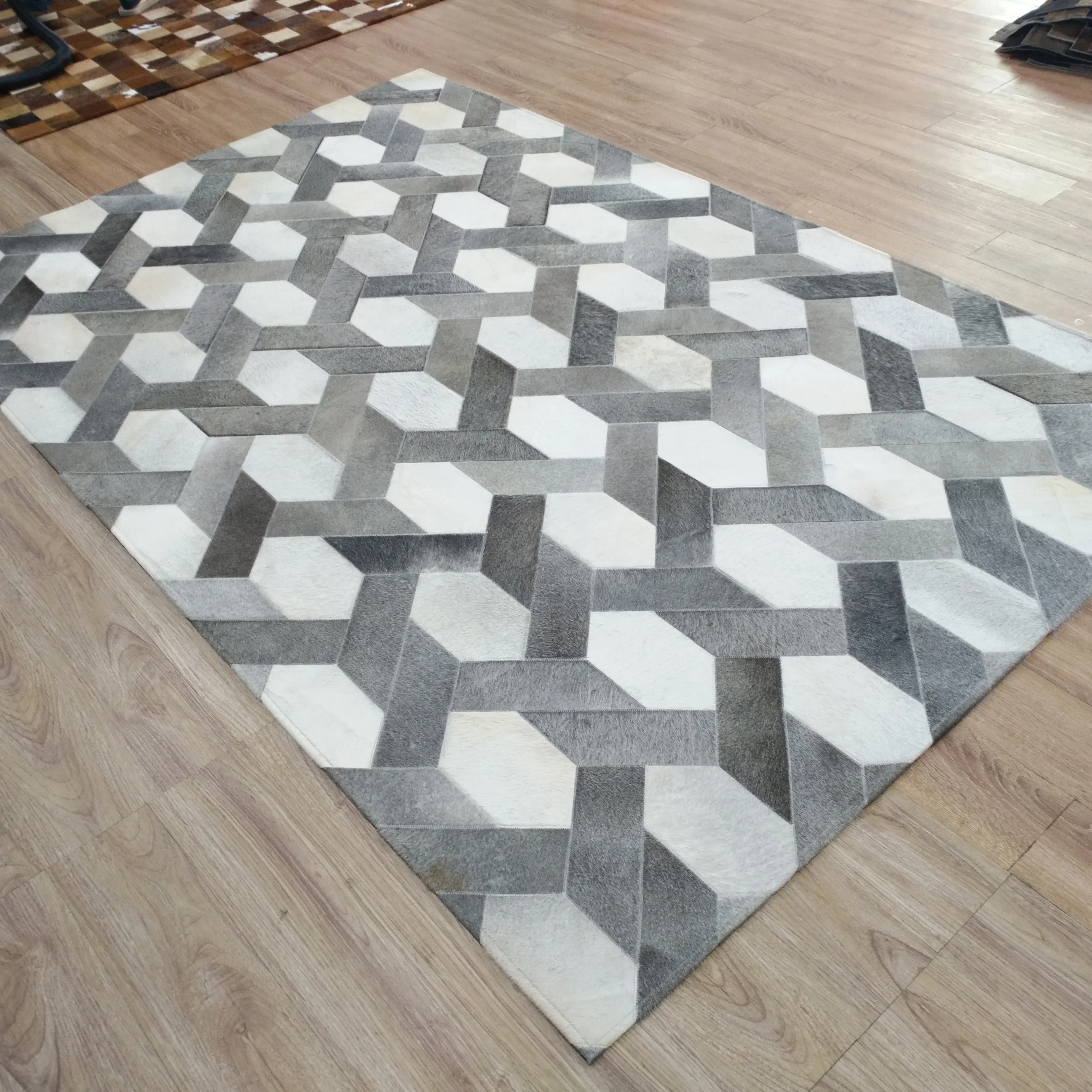 

Rope Style Patchwork Cowhide Rug Beige And Gray CR-25