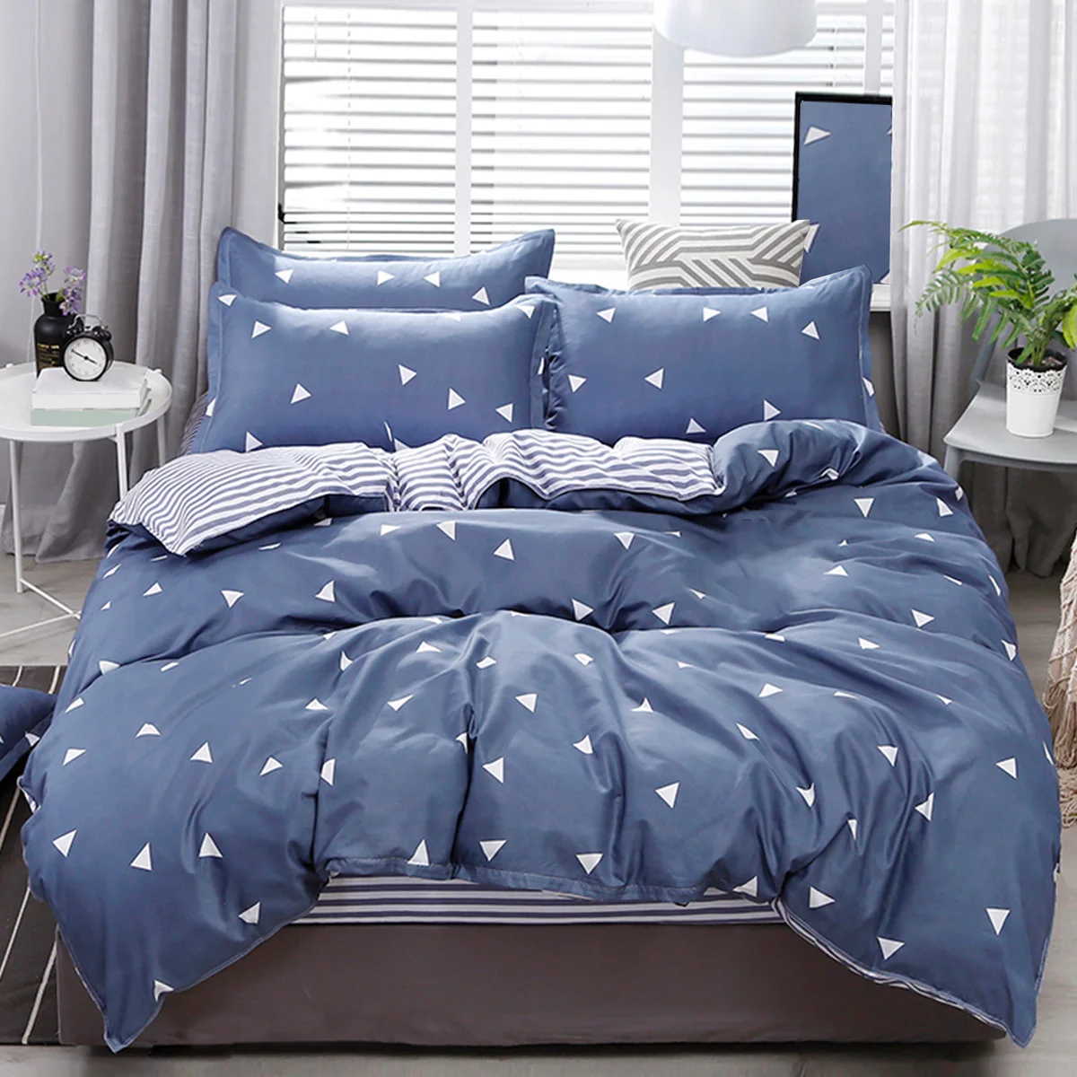 3pc Small Triangle on Blue Background Design Bedding Set Quilt Cover with Zipper Closure 1 Duvet Cover and 2 Pillowcases