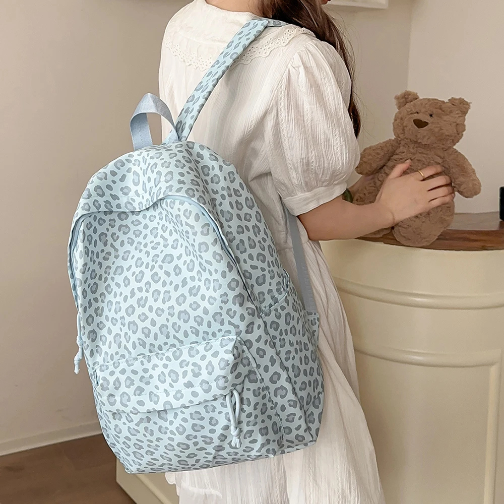Leopard Print Backpack Casual Daypack Leopard Pattern Multi Pocket Soft Nylon Rucksack for Daily Stroll Weekend Outing Street Sh