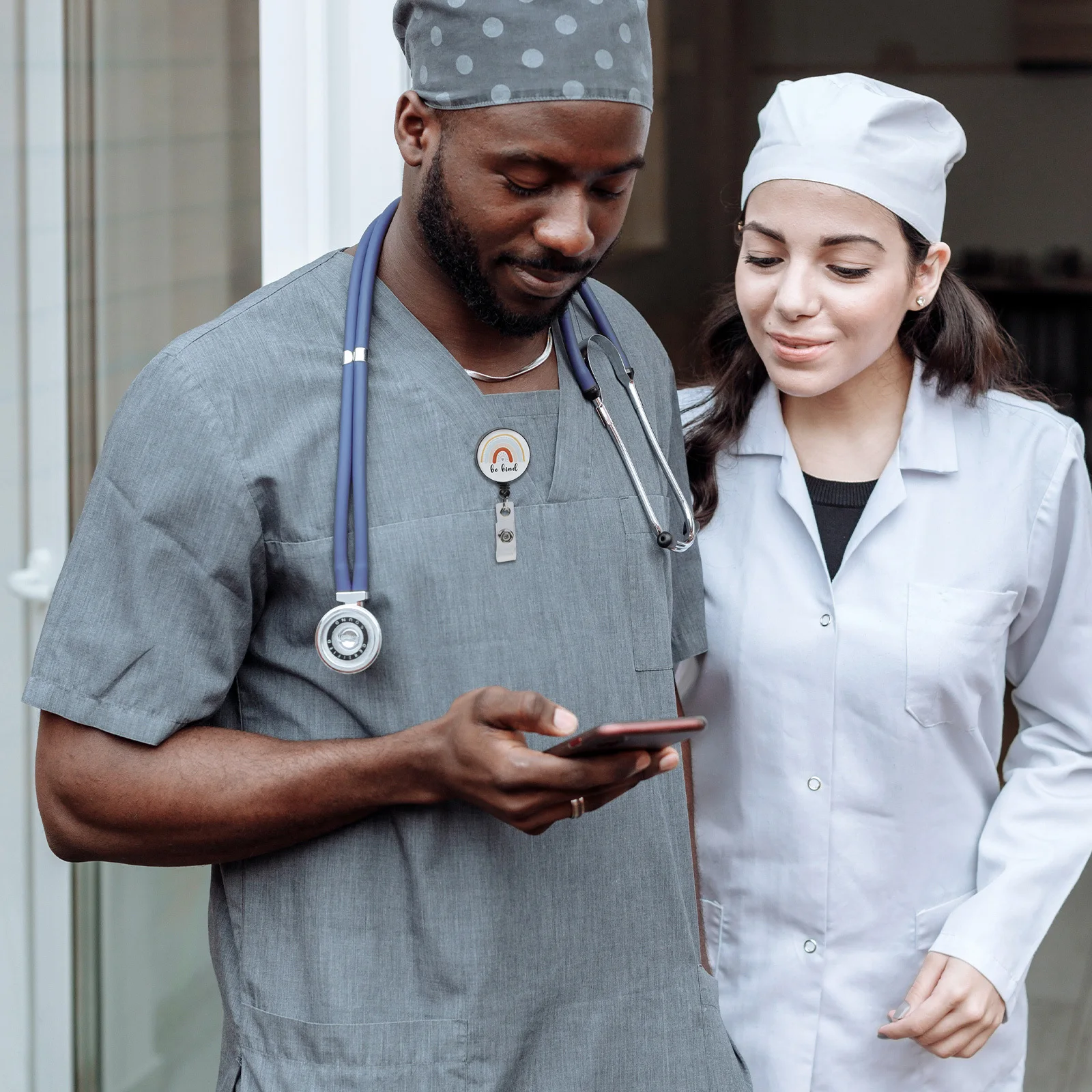 

2Pcs Rainbow Epoxy Patch Retractable Badge Reels Convenient Card Access Organizer Lightweight Compact Design for Nurses Teachers