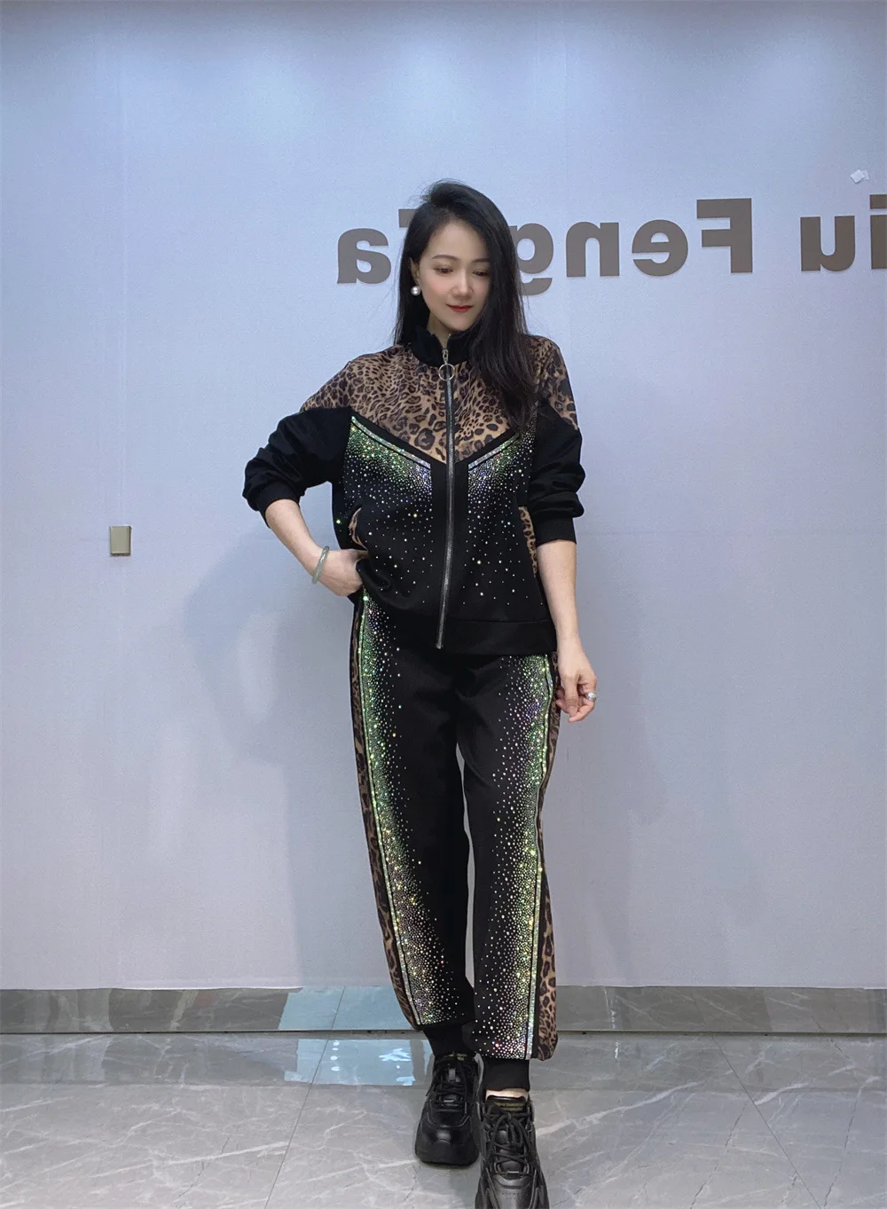 Autumn Fashion Women Two-piece Set Shiny Hot Drilling Zip Hooded Cardigans Coat + Elastic Waist Straight Pants Suits