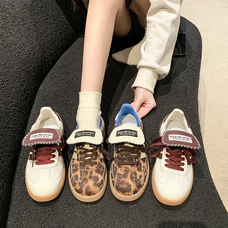 2024 Spring New Retro Leopard Print Knitted Breathable Women's Sports Shoes Outdoor Walking Women's Height Increasing Shoes