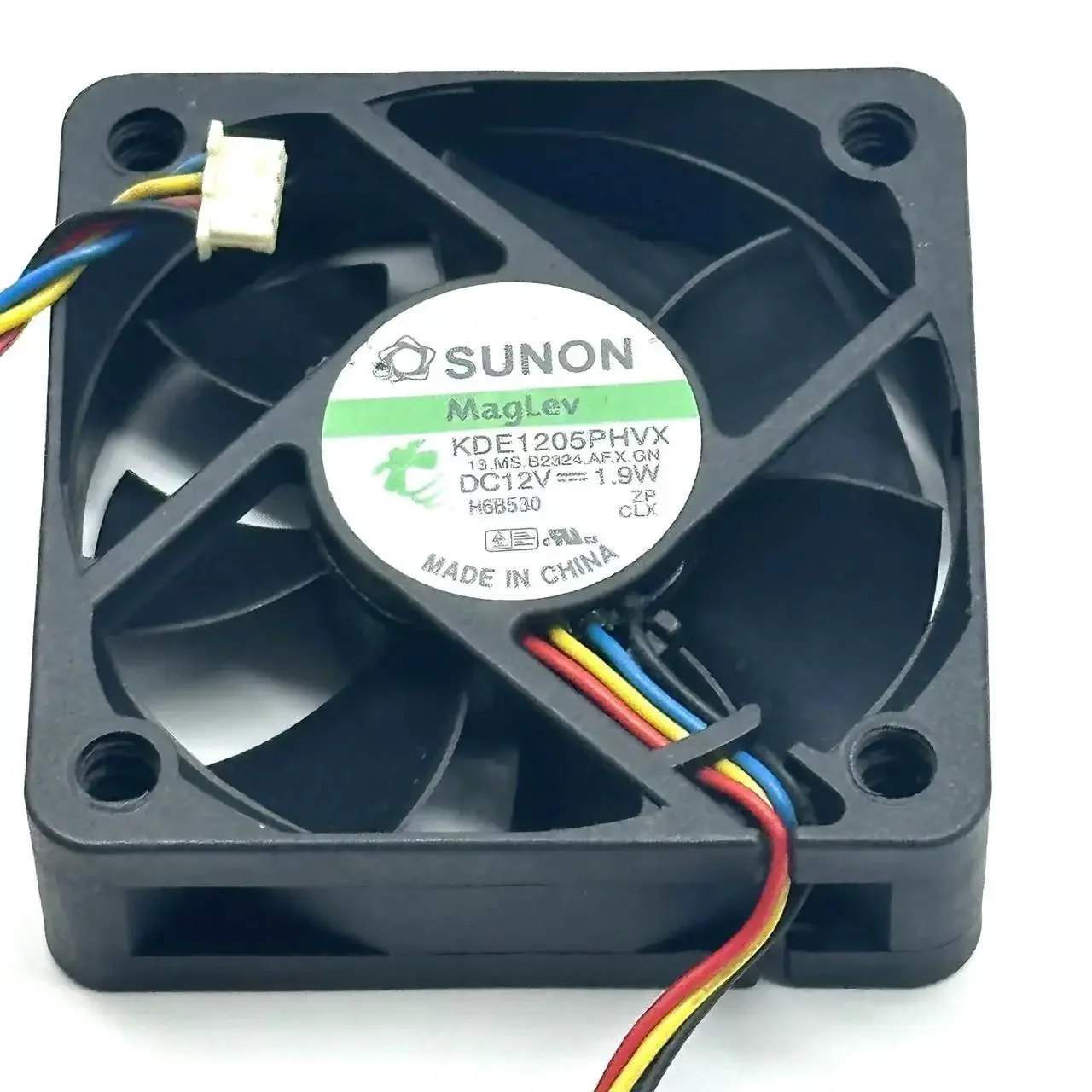 

SUNON KDE1205PHVX 13.MS.B2324.AF.X.GN DC 12V 1.9W 50x50x15mm 4-Wire Server Cooling Fan