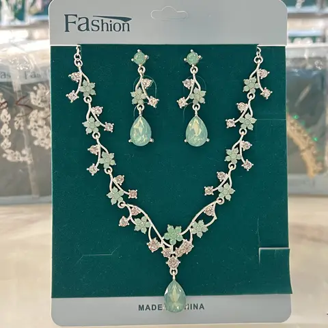 Korean version sweet and lovely romantic necklace earring two piece set suitable for taking wedding photos and parties