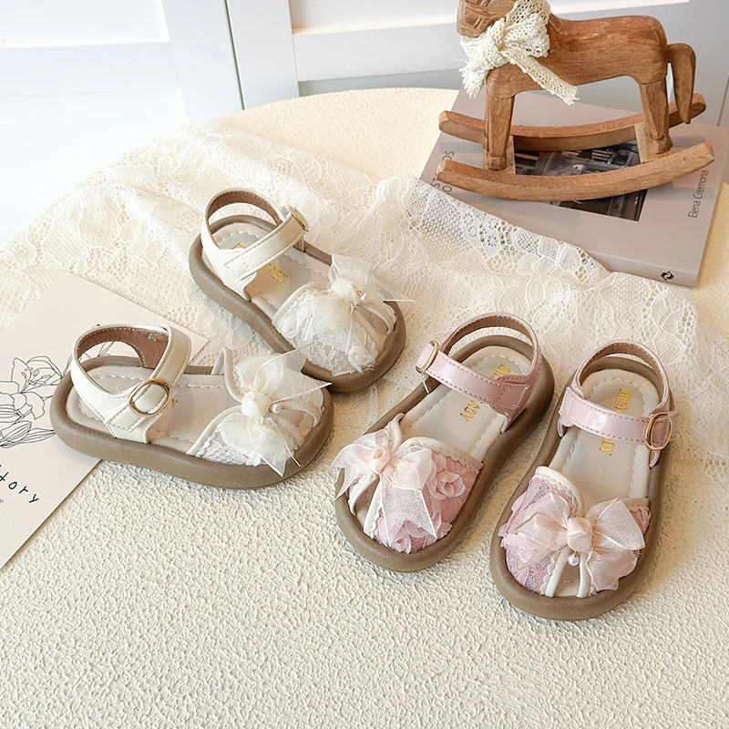 

Girls' Summer Sandals 2026 Lace Bow Design Soft Bottom Non-Slip Princess Shoes Elegant Versatile Children's Shoes 21-30
