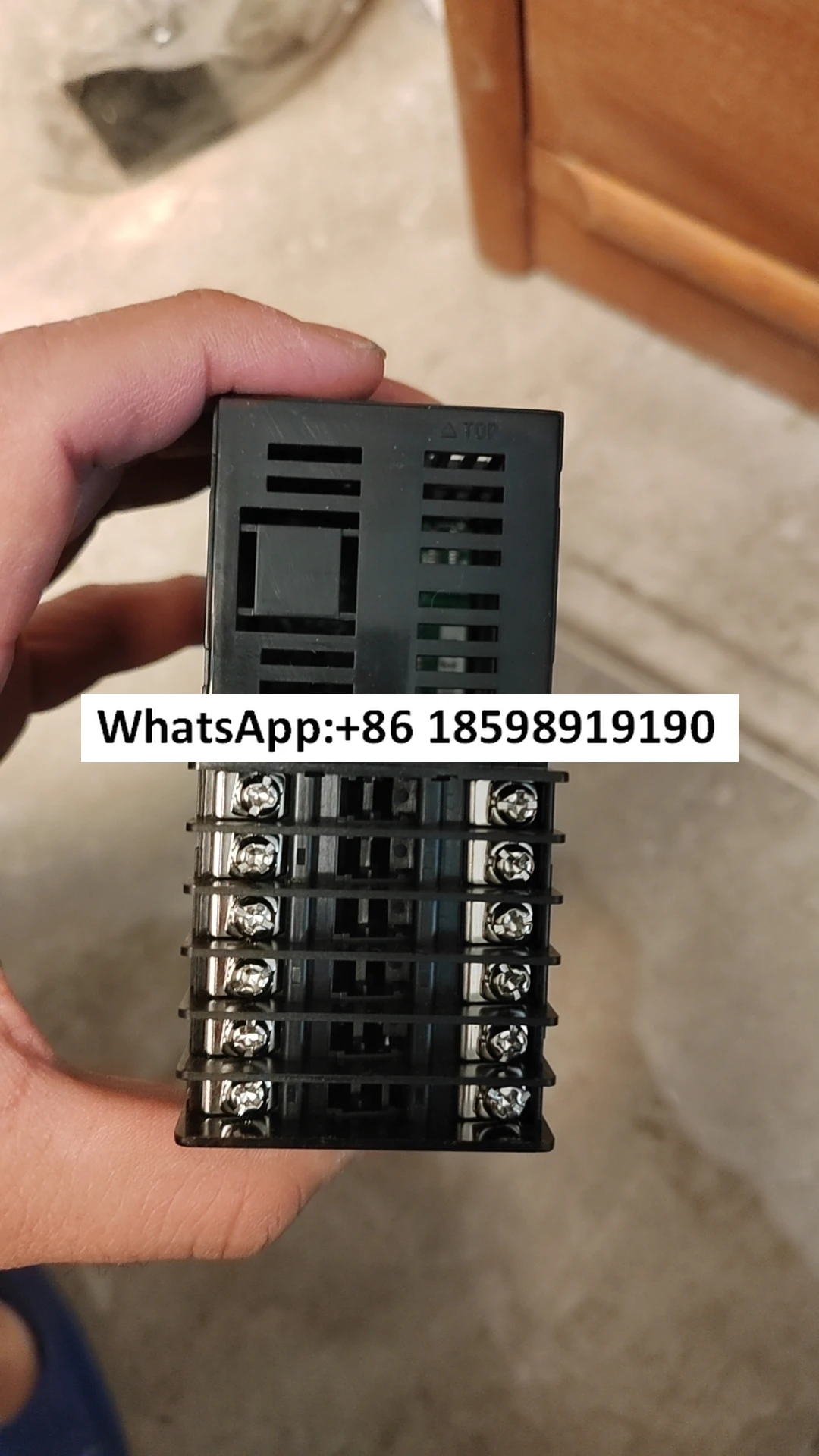 

Temperature control meter PXR5TAY1-8V000-A temperature control instrument digital display regulator