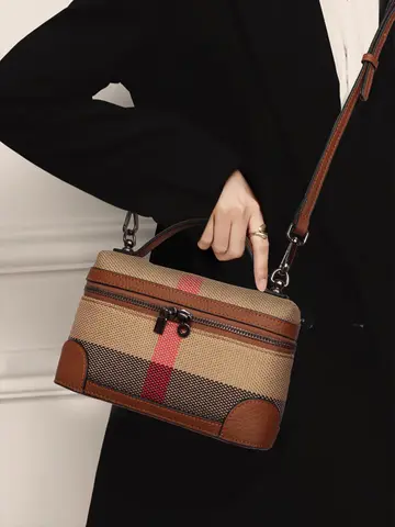 ไอดรานีกระเป๋าสะพายข้างผู้หญิงรุ่นใหม่ กระเป๋าทรงสี่เหลี่ยมเล็ก ลายสก็อต ทำจากผ้าแคนวาสและวัสดุหนังวัว