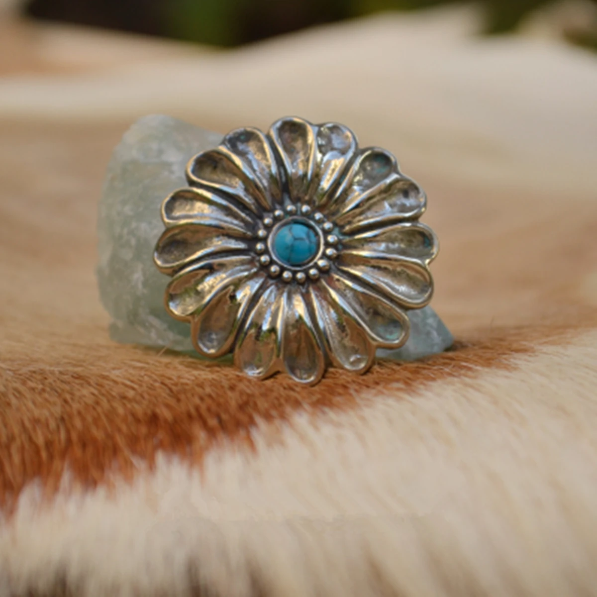 Turquoise Flower Daisy Concho, Gorgeous Conchos For Leather