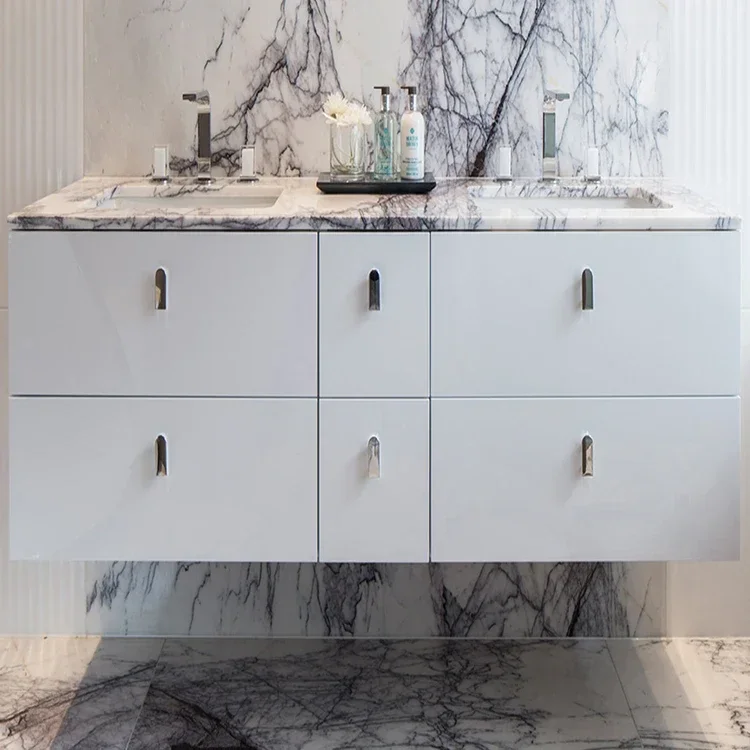 Equipamento de banheiro com vaidade de hotel