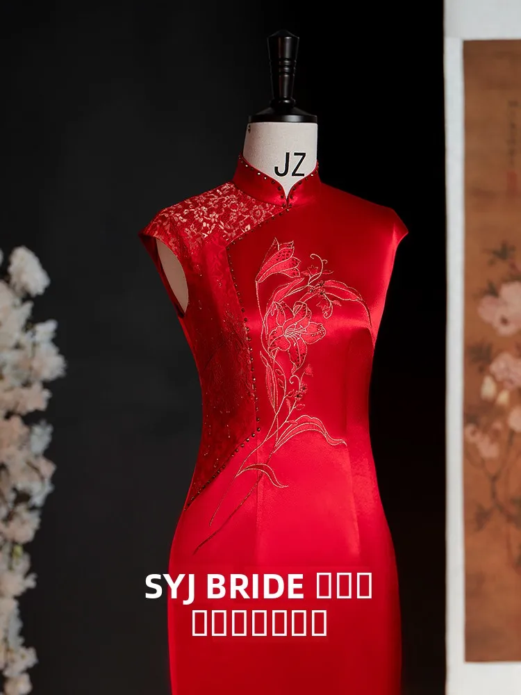 

Новое красное длинное платье-ципао Svel Qingle Xu Zhi Jin 2026 для молодых женщин, для свадеб, помолвок и торжественных ужинов