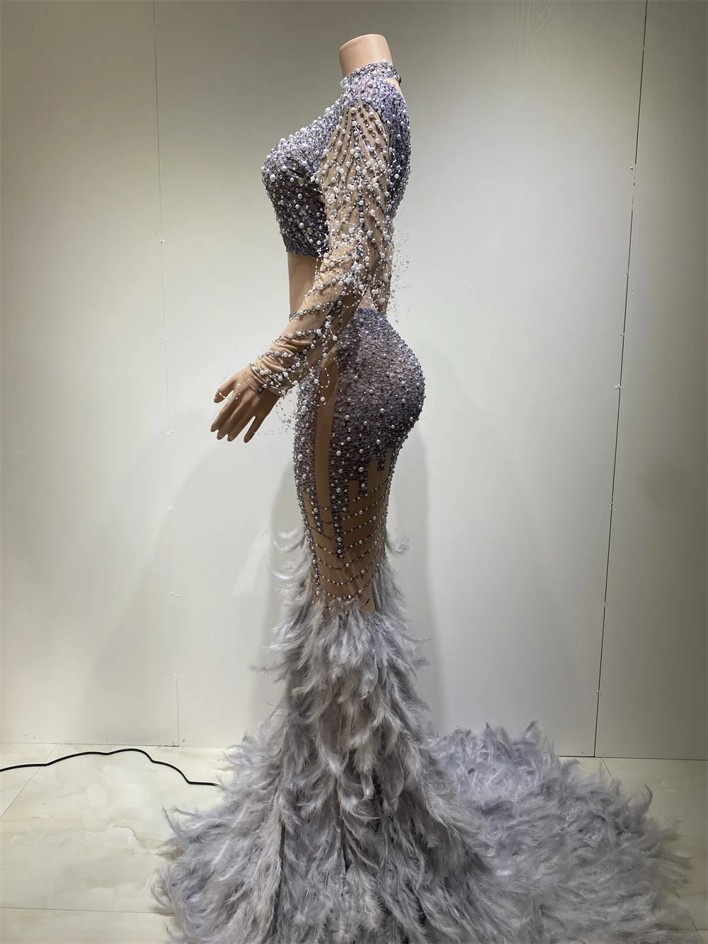 Performance Costume Stage Outfit Women Pretty Beading Diamonds Long Sleeve Crop Top And High Waist Floor Length Feather Skirt