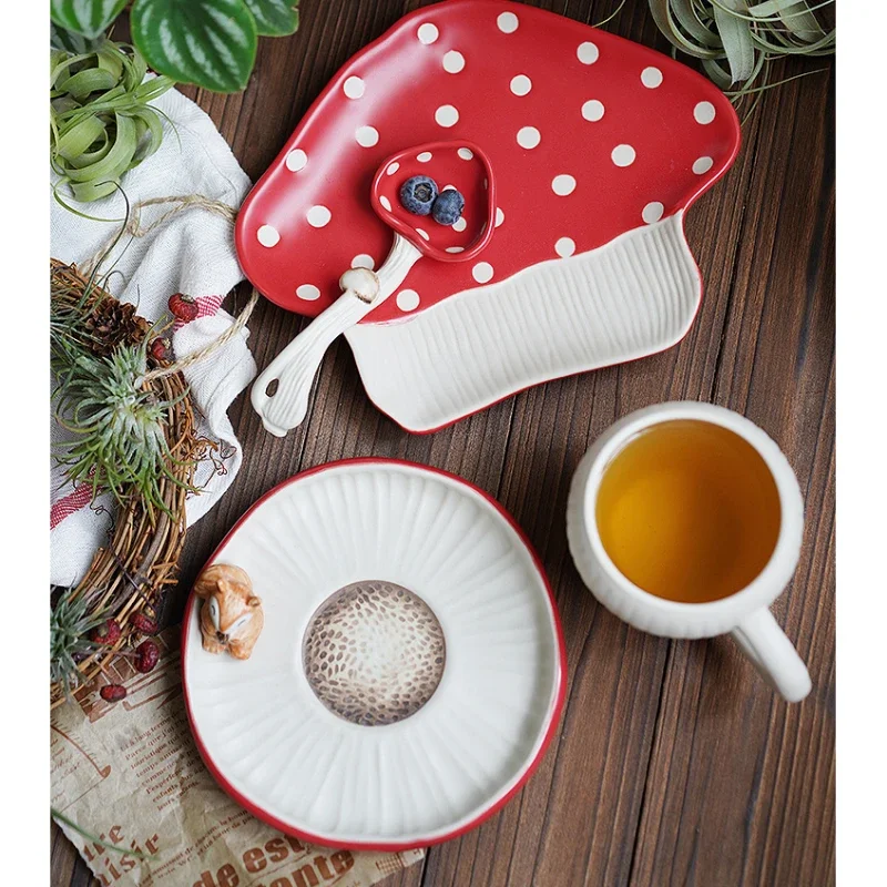 Creative Mushroom Shape Plate Cute Ceramic Restaurant Homehold Vegetable Fruit Cake Bread Dessert Plates Kitchen Supplies