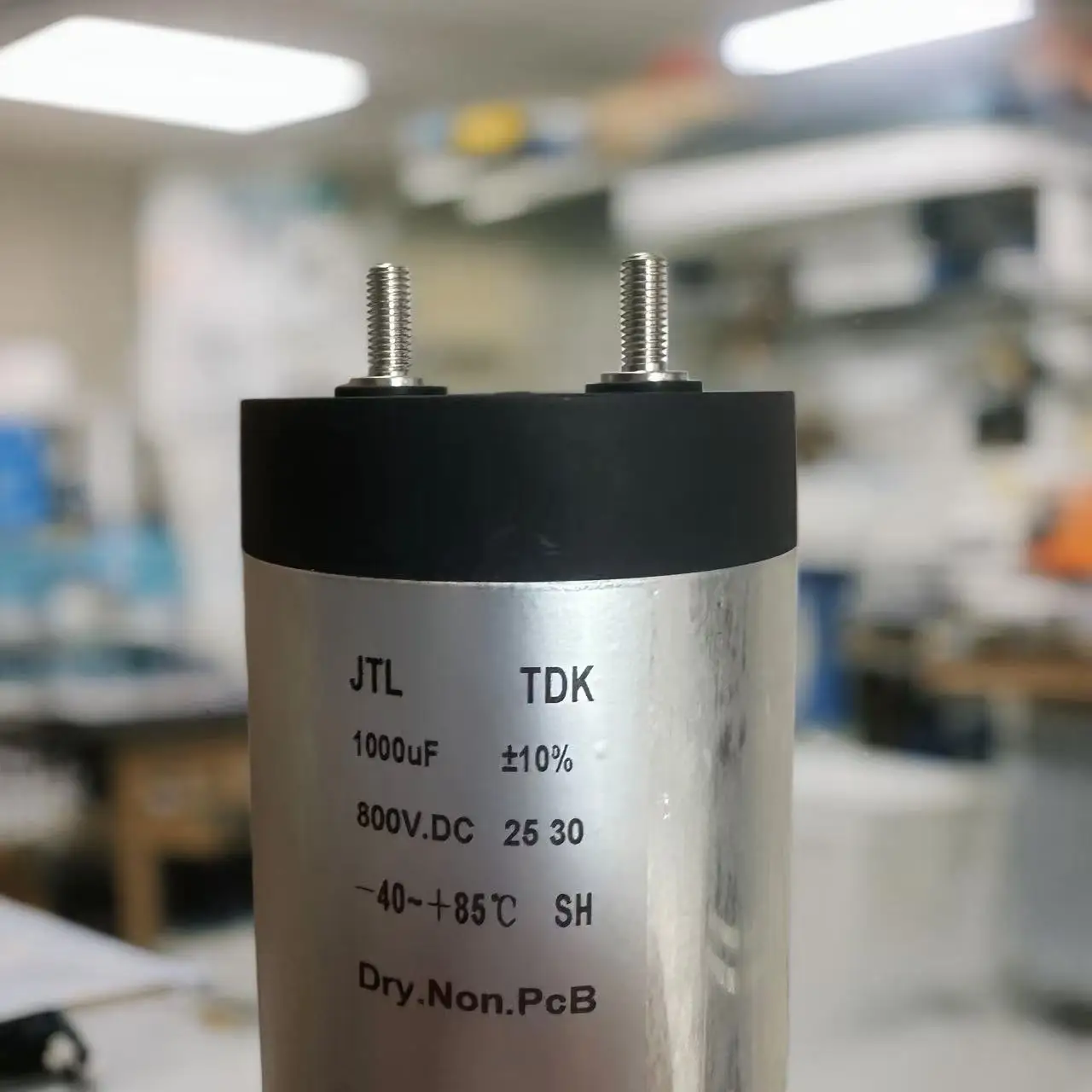 The 800V1000UF DC filter capacitor busbar supports the medium frequency furnace capacitor and the JTL energy storage capacitor