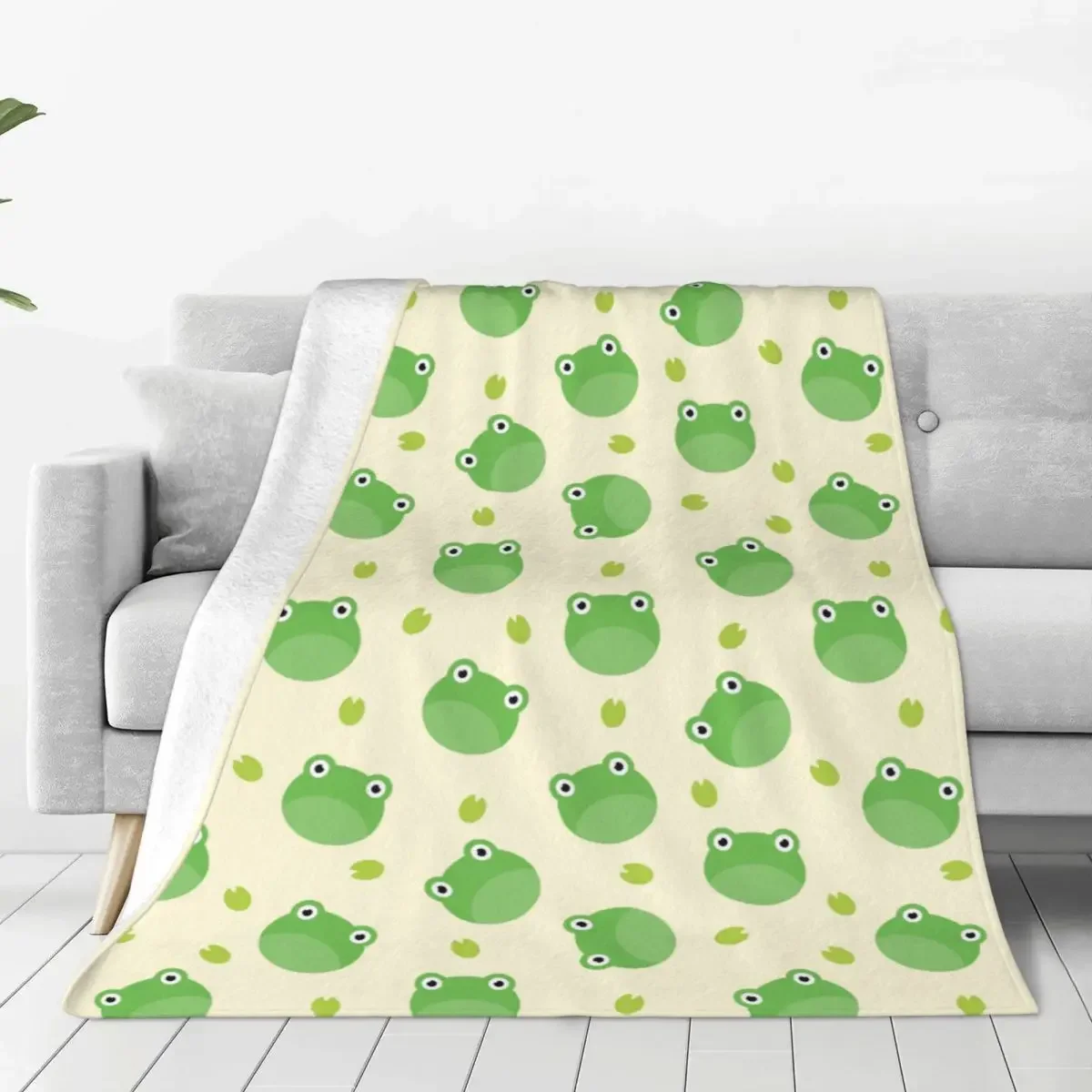 

Cute Frog Blanket Flannel All Season Frogs Animal Portable Super Warm Throw Blankets for Home Travel Bedding Throws