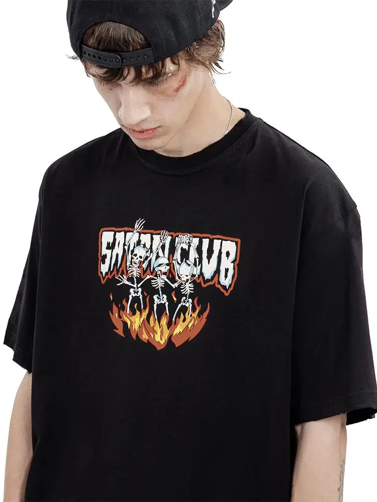 

Сатана Клуб Американский буквенный череп с принтом с короткими рукавами и круглым вырезом, мужская и женская летняя свободная футболка в стиле ретро, уличная хлопковая футболка