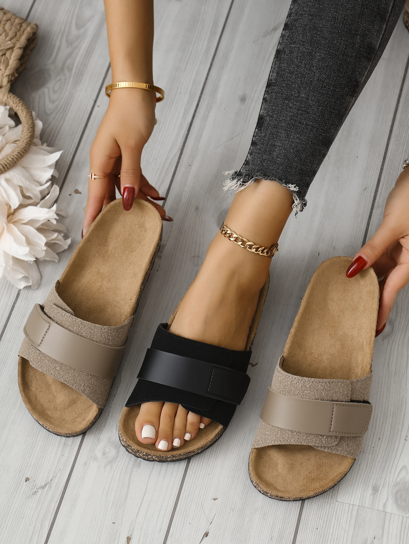 Damen-Slipper für Sommer, Frühling und Herbst, Lässige Einfache Korkmuster-PU-Obermaterial Flache Slip-On Pantoffeln, Strandsandalen Geeignet für Haus und Outdoor