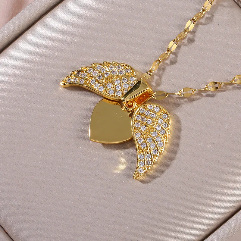 Stylish Copper Micro-inlaid Zircon Heart Angel Wing Necklace with Feather Wings