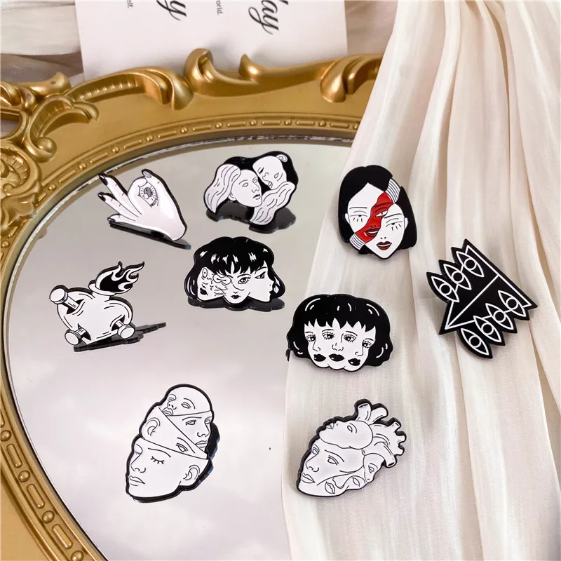 Punk Dark Mask Divisive Girl Enamel Brooch Creative Human Face Heart Horror Movie Badge Lapel Anti-Walking Pins Gifts Jewelry