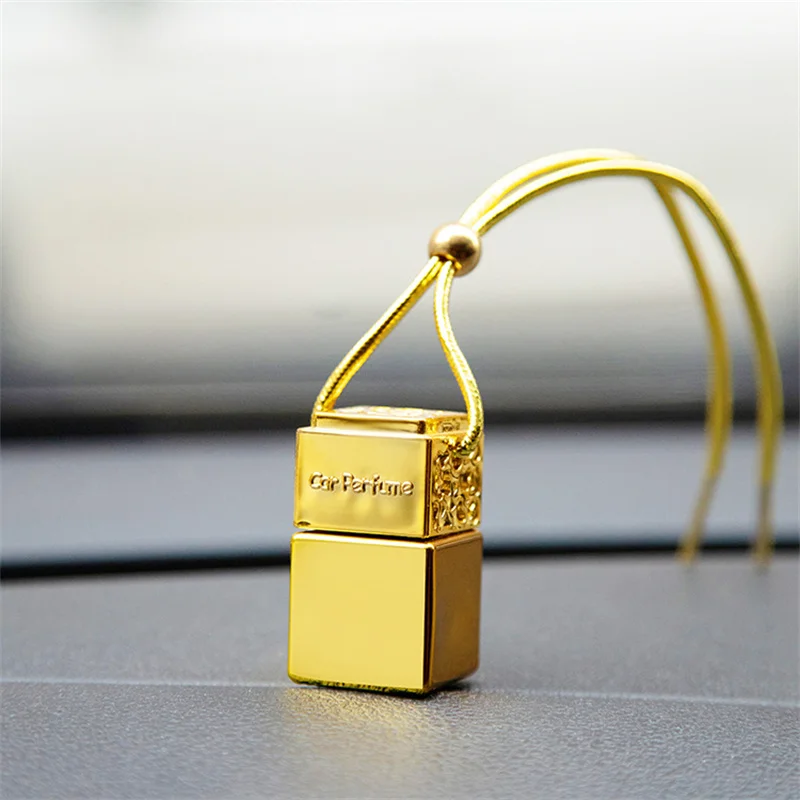 

1Pcs Water Cube Golden Cap Electroplated Gold Square Empty Bottle Car Essential Oil Diffuser Fragrance Perfume Bottle Ornament