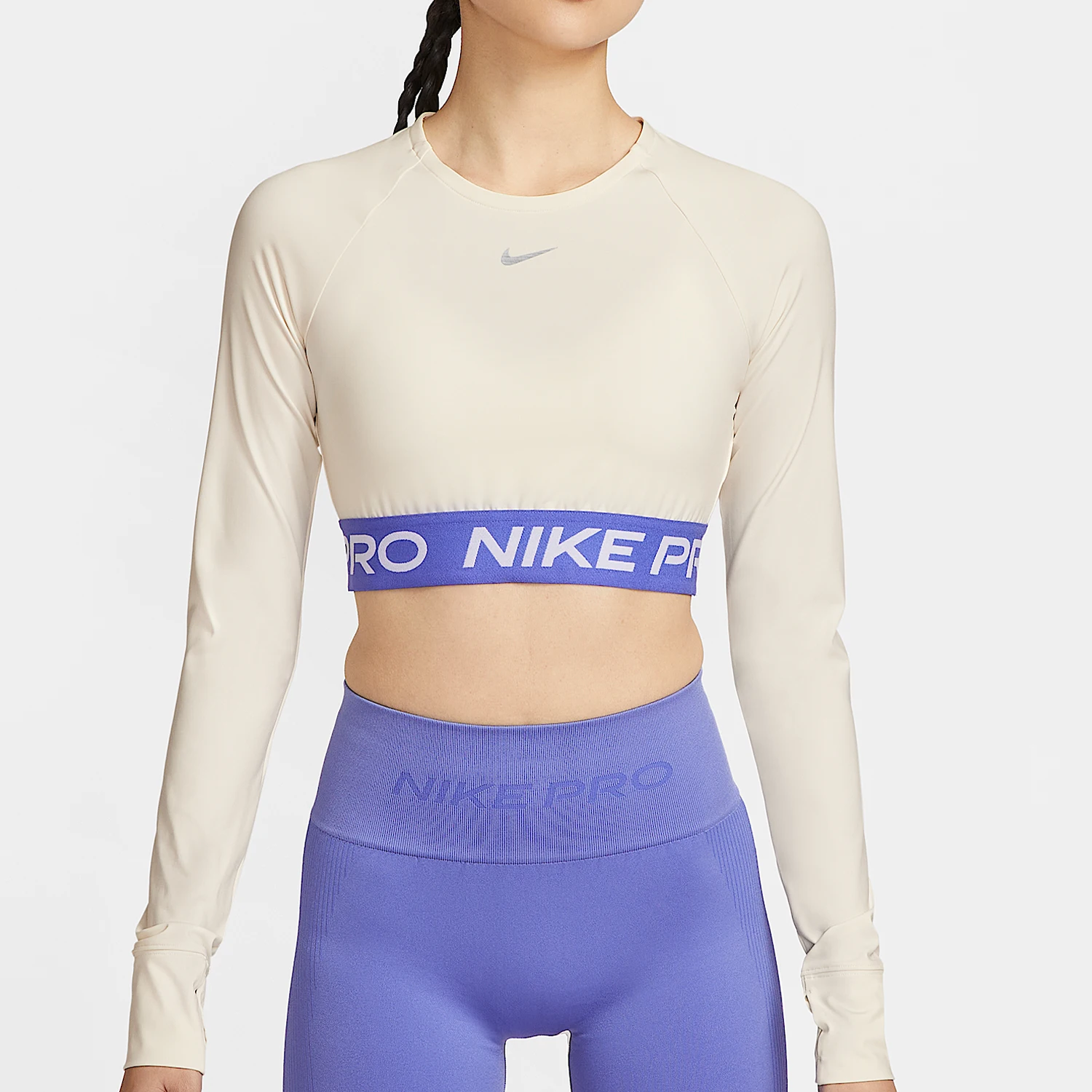 Camiseta Nike Authentic Pro Dri-FIT de manga corta y manga larga con cuello redondo para mujer IQ3948-110
