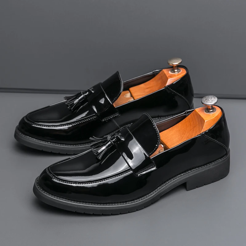 Classic Men Tassel Shoes Casual  Comfortable Fashionable Small Leather Shoe Men British Gentleman Social Shoes Black Sizes 38-46